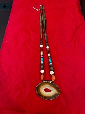 Chicos Agate Slice Pendant Necklace with Turquoise Orange White Beads Suede Cord